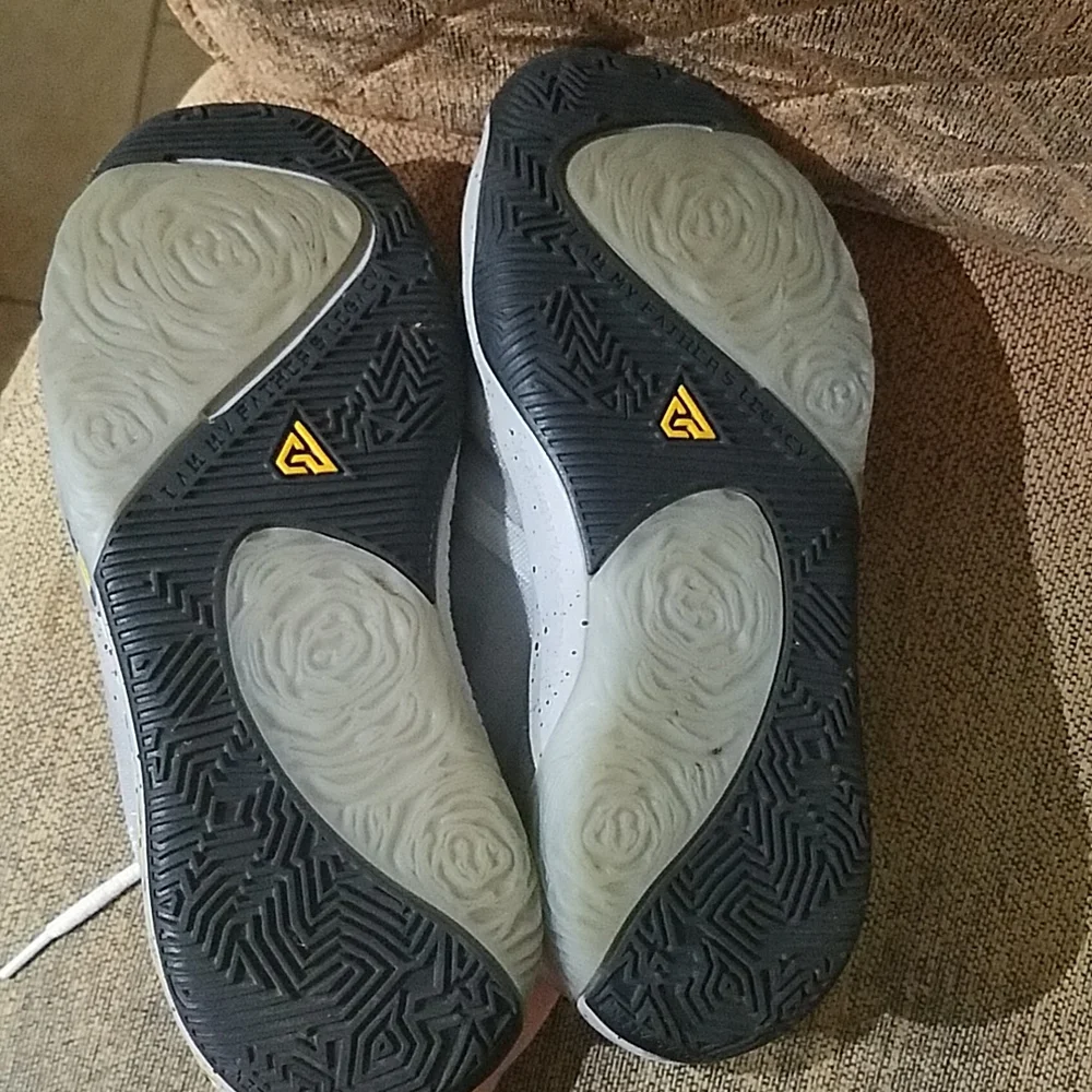 Nike Zoom Freak 1 GS Graffiti Multicolor Lace Up Basketball Shoes Sneakers - Picture 6 of 6